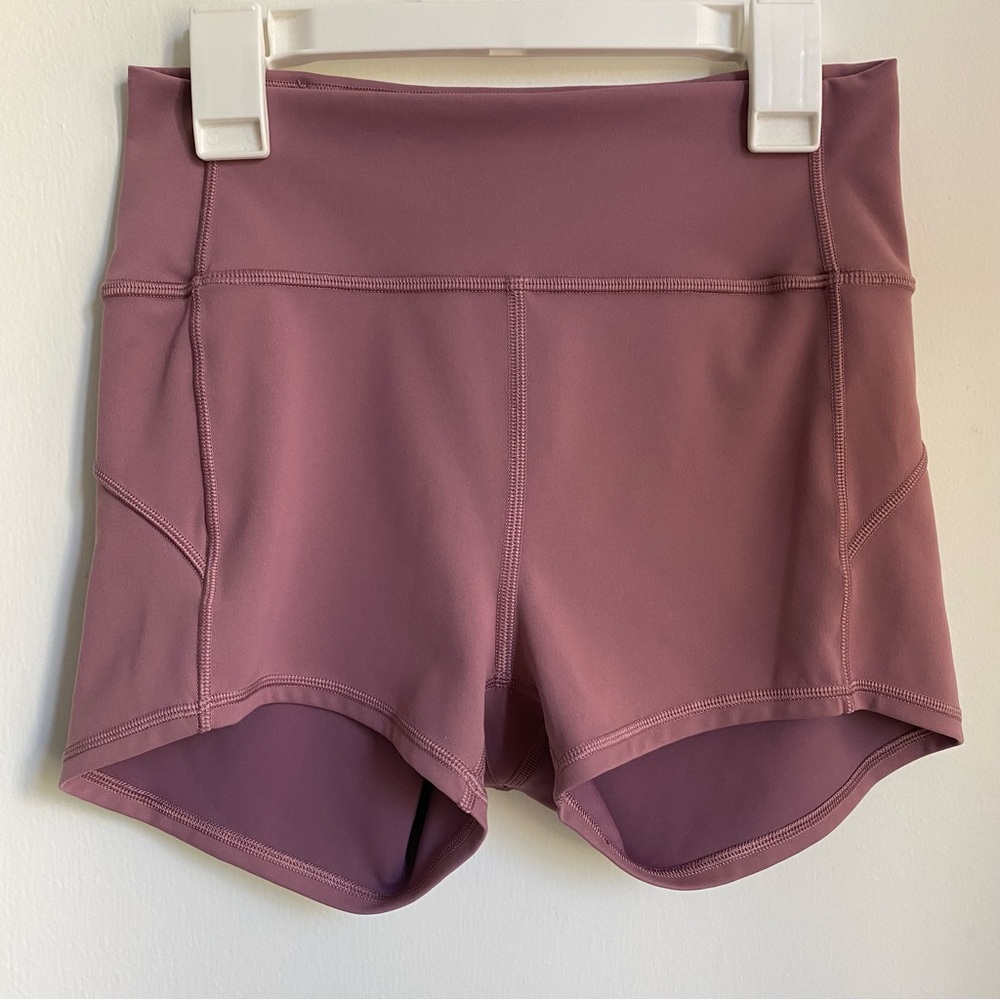 NWOT Lululemon In Movement Short Everlux 2.5" Figue 6 - Picture 2 of 5